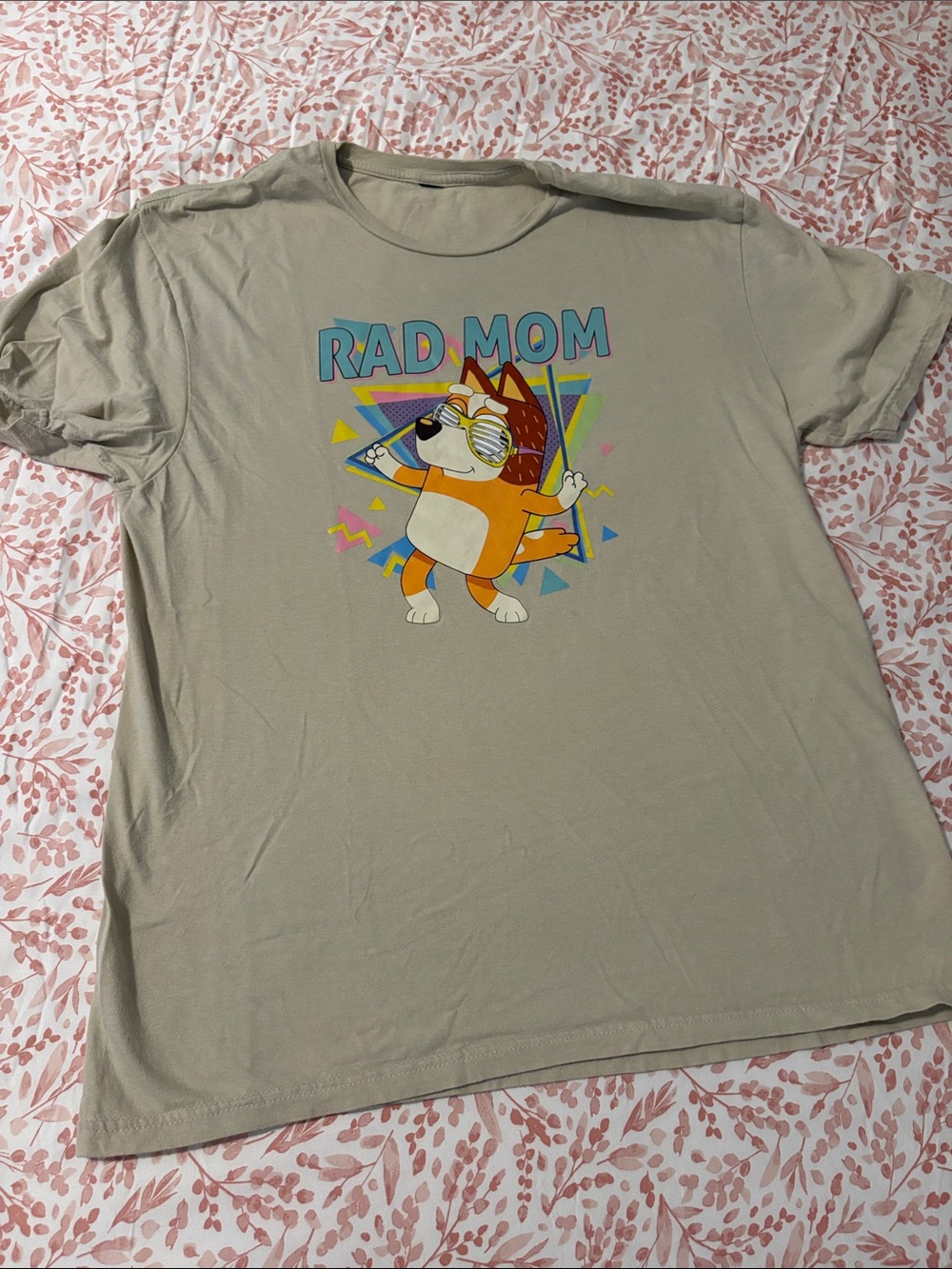Rad Mom Graphic Tee - Khaki Short Sleeve